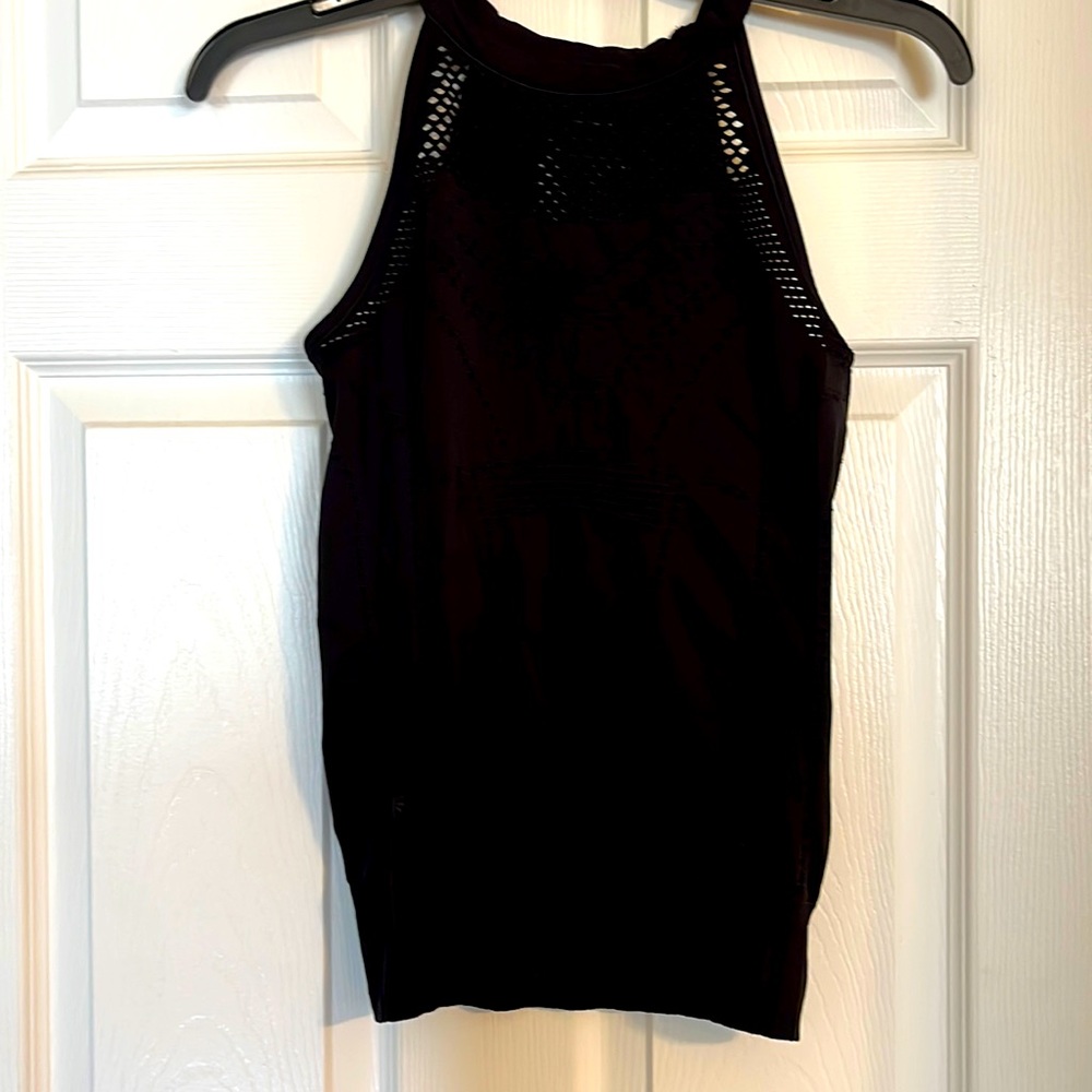 Athleta diamond mesh black top